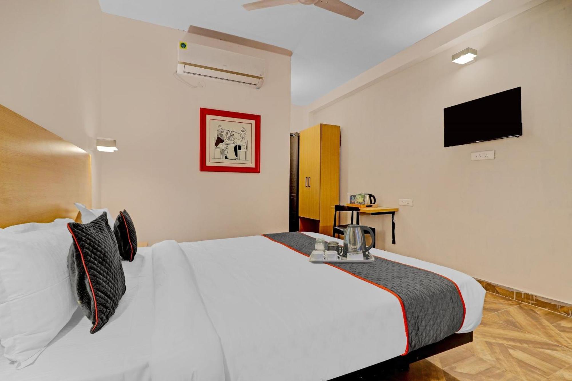 Townhouse S R Nagar Near Hyderabad Central Exterior photo