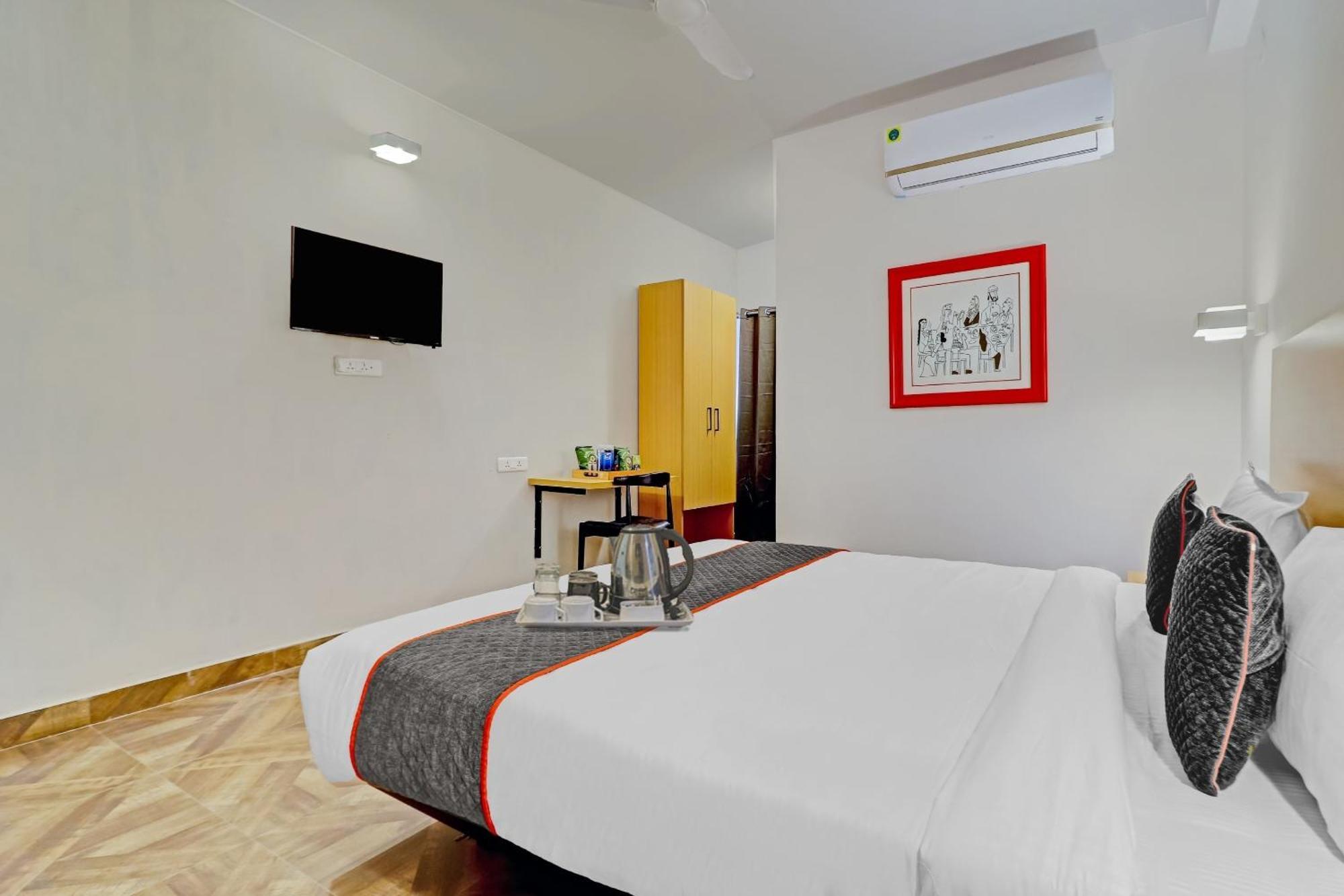 Townhouse S R Nagar Near Hyderabad Central Exterior photo