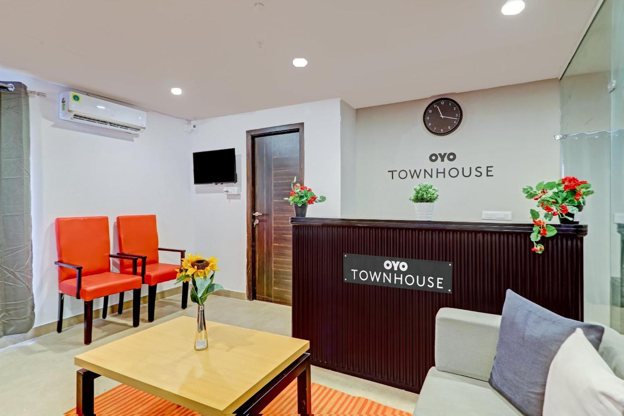 Townhouse S R Nagar Near Hyderabad Central Exterior photo