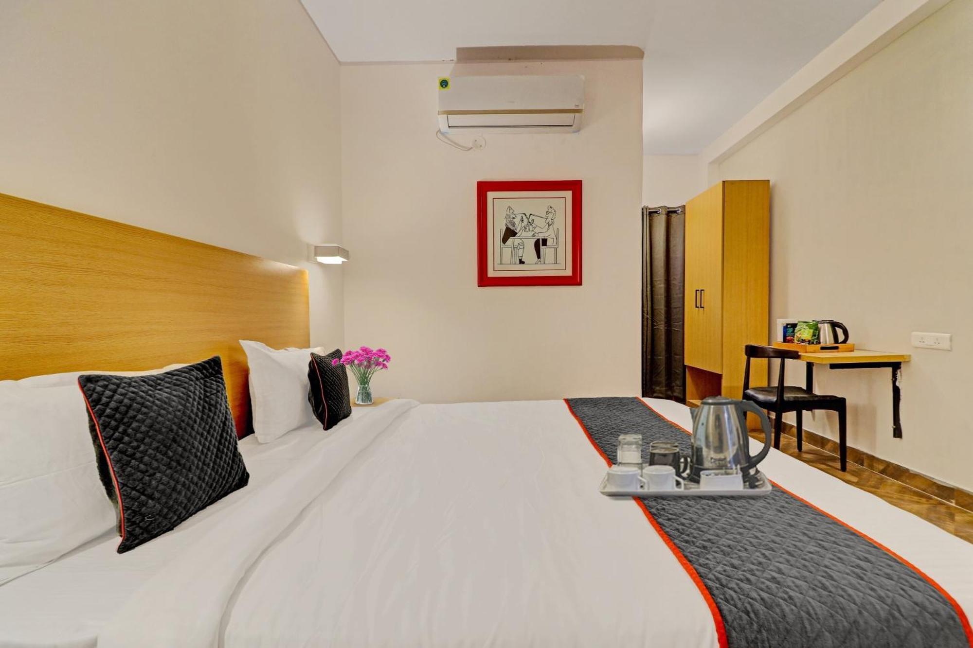 Townhouse S R Nagar Near Hyderabad Central Exterior photo